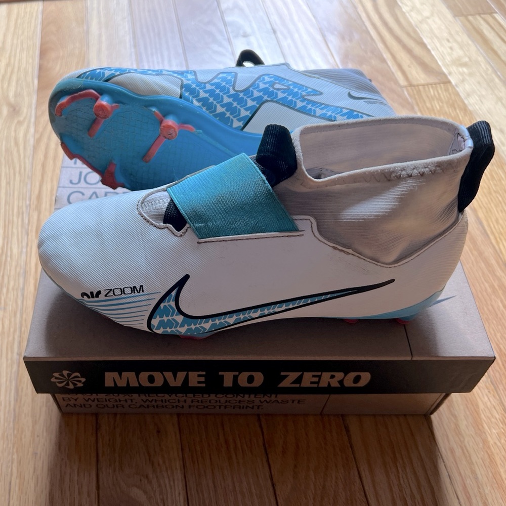 Nike Soccer Cleats 3.5Y